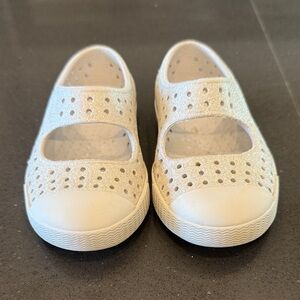 Native Shoes Kids Water Shoes in Cream Little Kid 6